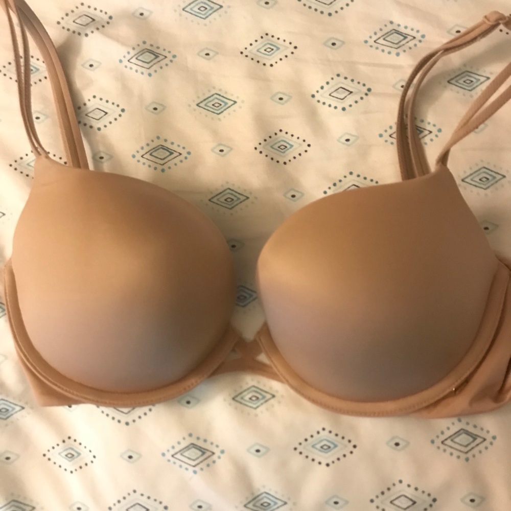 Victoria’s Secret Very Sexy Padded Demi 32D